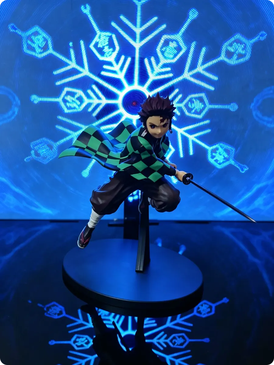 3D hologram aura effect behind golden-haired warrior anime figure in acrylic display box